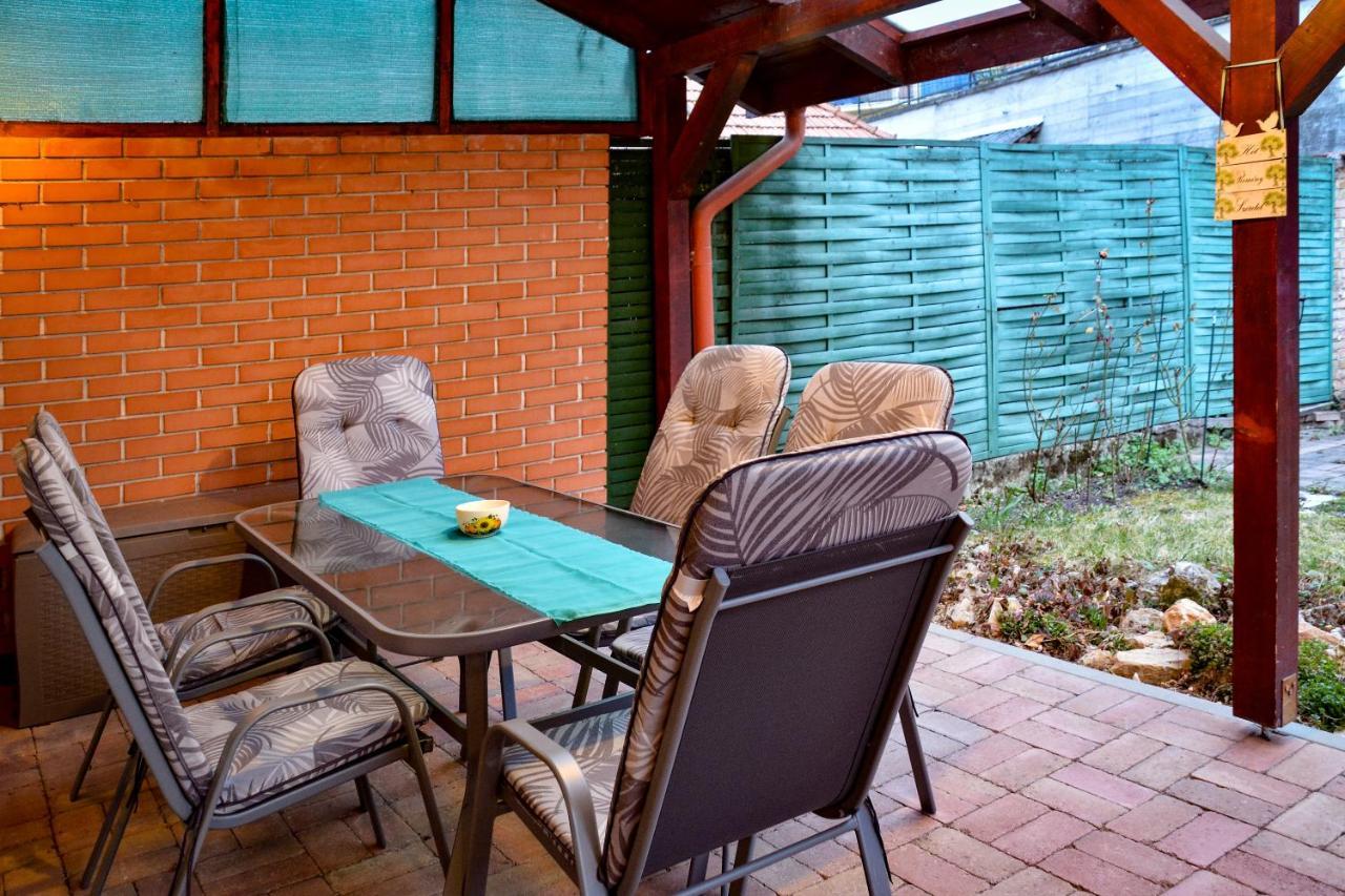 Afrodite Apartmanház Eger Exterior foto