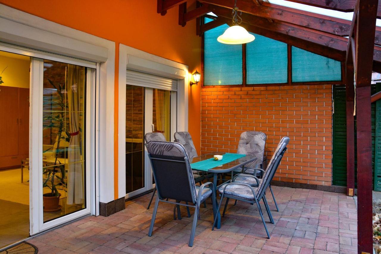 Afrodite Apartmanház Eger Exterior foto